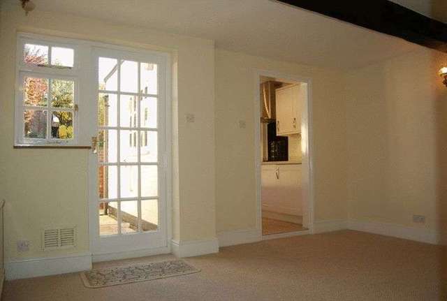  Image of 2 bedroom Detached house to rent in East Street Alresford SO24 at East Street  Alresford, SO24 9EQ