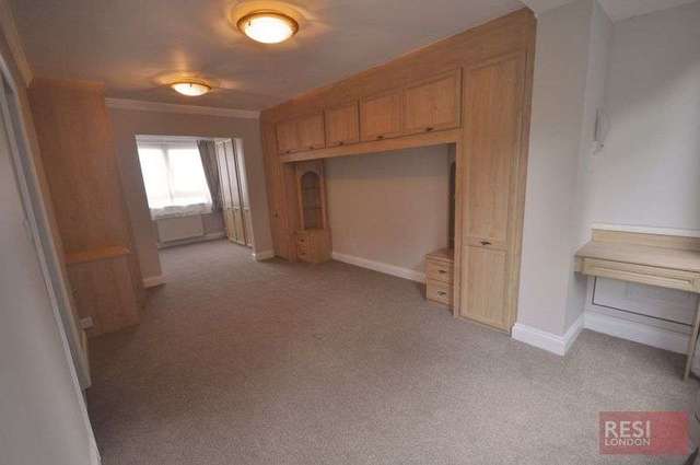  Image of 3 bedroom Semi-Detached house to rent in Avenue Road London NW8 at Avenue Road  London, NW8 6BP