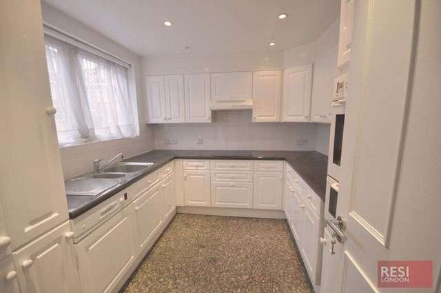  Image of 3 bedroom Semi-Detached house to rent in Avenue Road London NW8 at Avenue Road  London, NW8 6BP