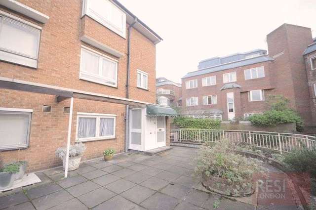  Image of 3 bedroom Semi-Detached house to rent in Avenue Road London NW8 at Avenue Road  London, NW8 6BP
