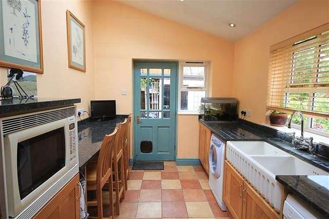  Image of 4 bedroom Detached house for sale in Baker Street Reading RG1 at Reading, RG1 7XX