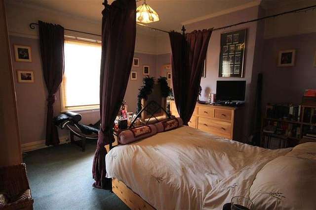  Image of 4 bedroom Detached house for sale in Baker Street Reading RG1 at Reading, RG1 7XX