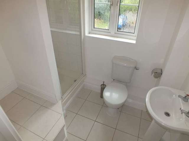  Image of 3 bedroom Semi-Detached house to rent in Beechfield Place Maidenhead SL6 at Maidenhead Berkshire Woodlands Park, SL6 4BP