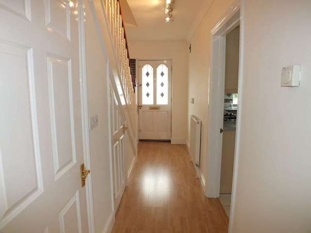  Image of 3 bedroom Semi-Detached house to rent in Beechfield Place Maidenhead SL6 at Maidenhead Berkshire Woodlands Park, SL6 4BP