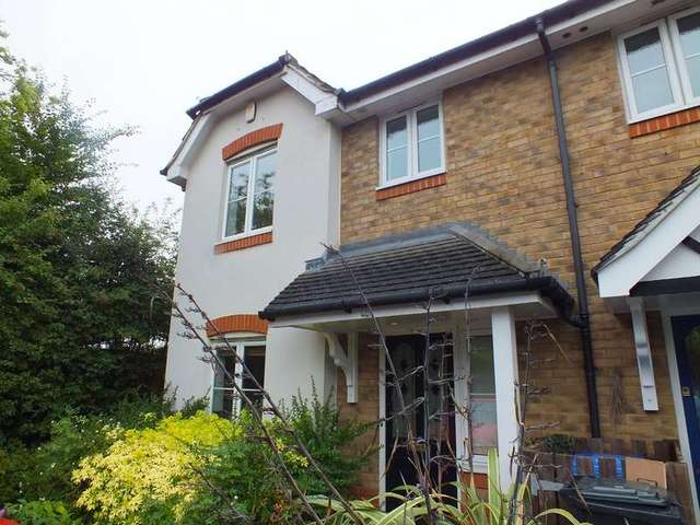  Image of 3 bedroom Semi-Detached house to rent in Beechfield Place Maidenhead SL6 at Maidenhead Berkshire Woodlands Park, SL6 4BP