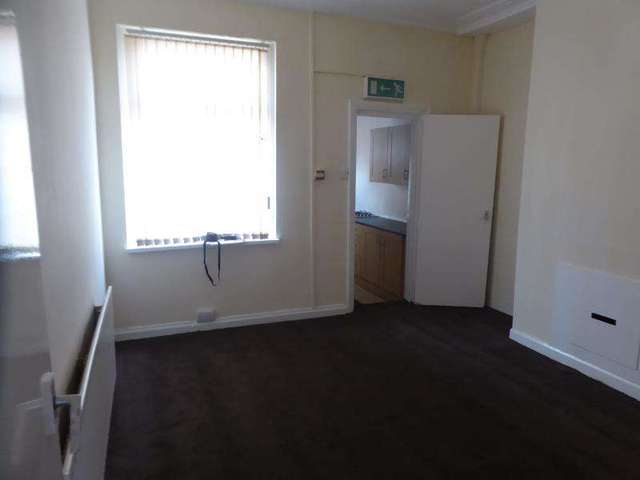  Image of 4 bedroom Detached house for sale in Bellbrooke Place Leeds LS9 at Leeds, LS9 6AR