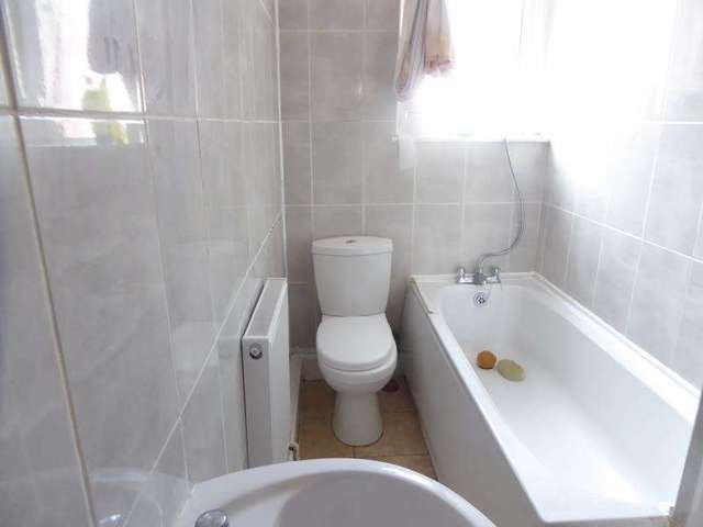  Image of 4 bedroom Detached house for sale in Bellbrooke Place Leeds LS9 at Leeds, LS9 6AR