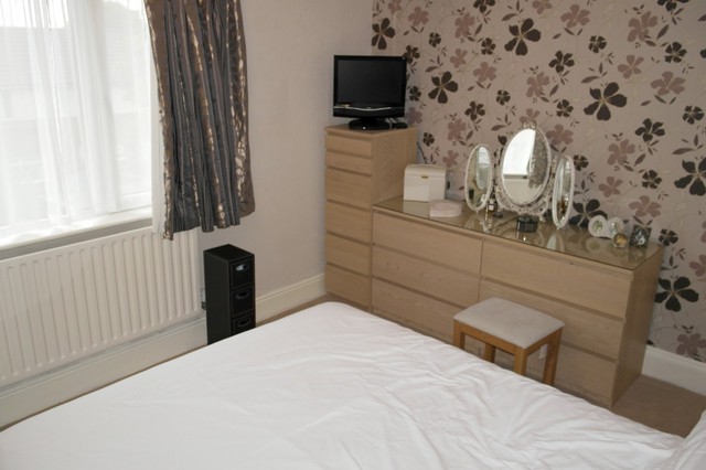  Image of 2 bedroom Semi-Detached house for sale in Belle Vue Drive Farsley Pudsey LS28 at Farsley, LS28 5HG