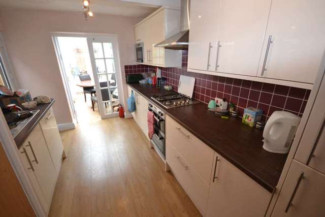  Image of 1 bedroom House Share to rent in Beresford Road Reading RG30 at Beresford Road  Reading, RG30 1BU