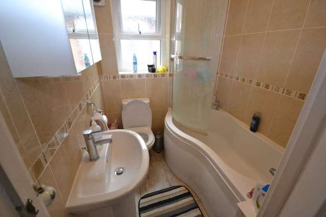  Image of 1 bedroom House Share to rent in Beresford Road Reading RG30 at Beresford Road  Reading, RG30 1BU