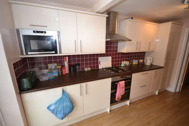  Image of 1 bedroom House Share to rent in Beresford Road Reading RG30 at Beresford Road  Reading, RG30 1BU