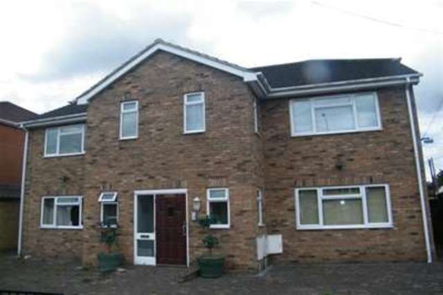  Image of 2 bedroom Flat to rent in Noak Hill Road Billericay CM12 at Billericay, CM12 9UP
