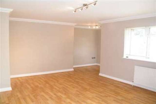  Image of 2 bedroom Flat to rent in Noak Hill Road Billericay CM12 at Billericay, CM12 9UP