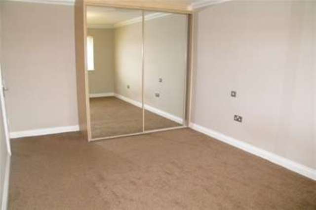  Image of 2 bedroom Flat to rent in Noak Hill Road Billericay CM12 at Billericay, CM12 9UP