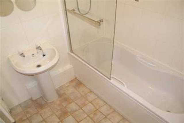  Image of 2 bedroom Flat to rent in Noak Hill Road Billericay CM12 at Billericay, CM12 9UP