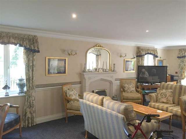  Image of 1 bedroom Flat for sale in Bingham Road Addiscombe Croydon CR0 at Addiscombe Croydon Croydon, CR0 7EX