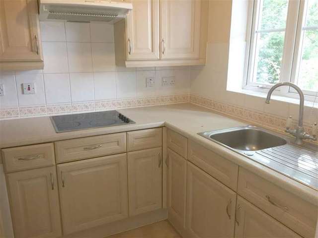 Image of 1 bedroom Flat for sale in Bingham Road Addiscombe Croydon CR0 at Addiscombe Croydon Croydon, CR0 7EX