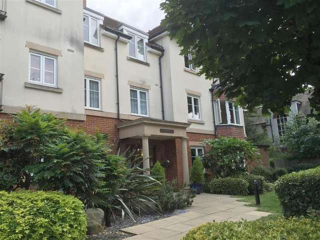  Image of 1 bedroom Flat for sale in Bingham Road Addiscombe Croydon CR0 at Addiscombe Croydon Croydon, CR0 7EX
