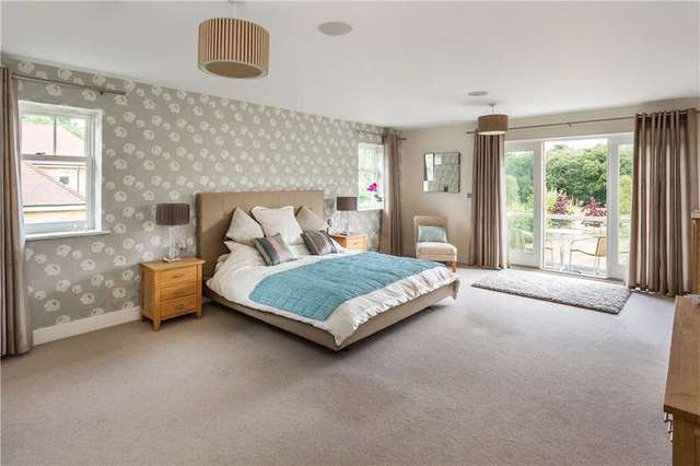  Image of 5 bedroom Detached house for sale in Blackhorse Road Hook Heath Woking GU22 at Worplesdon Mayford, GU22 0QT