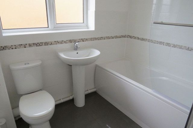  Image of 3 bedroom Semi-Detached house to rent in Blackthorn Drive Syston Leicester LE7 at Blackthorn Drive  Leicester, LE7 1YT