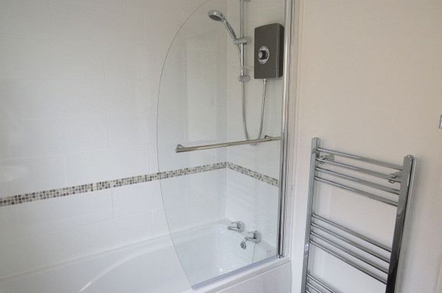  Image of 3 bedroom Semi-Detached house to rent in Blackthorn Drive Syston Leicester LE7 at Blackthorn Drive  Leicester, LE7 1YT