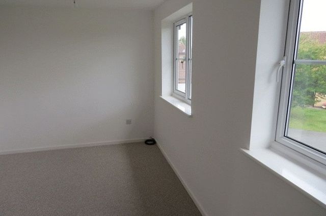  Image of 3 bedroom Semi-Detached house to rent in Blackthorn Drive Syston Leicester LE7 at Blackthorn Drive  Leicester, LE7 1YT