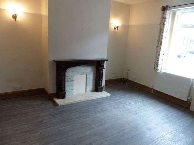  Image of 2 bedroom Terraced house to rent in Blakelock Street Shaw Oldham OL2 at Blakelock Street Shaw Oldham, OL2 7SE