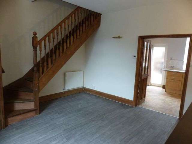  Image of 2 bedroom Terraced house to rent in Blakelock Street Shaw Oldham OL2 at Blakelock Street Shaw Oldham, OL2 7SE