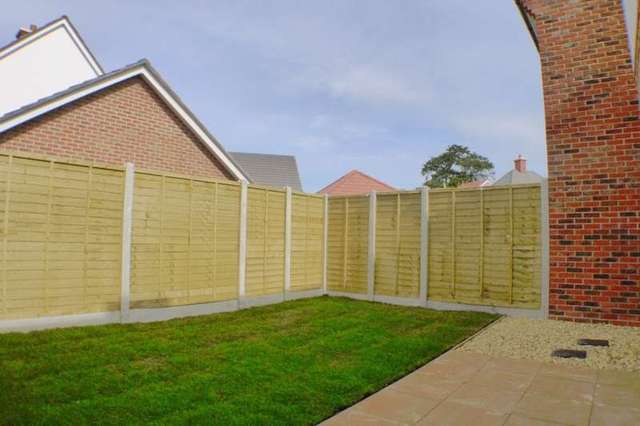  Image of 3 bedroom Detached house to rent in Grange Road Christchurch BH23 at Cherry Mews  Christchurch, BH23 4JD