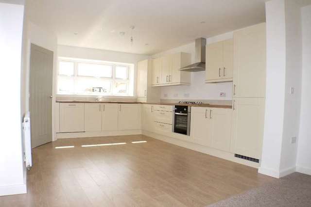  Image of 3 bedroom Detached house to rent in Grange Road Christchurch BH23 at Cherry Mews  Christchurch, BH23 4JD