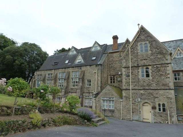  Image of 2 bedroom Flat for sale in Devon House Drive Bovey Tracey Newton Abbot TQ13 at Devon House Drive Bovey Tracey Newton Abbot, TQ13 9HB