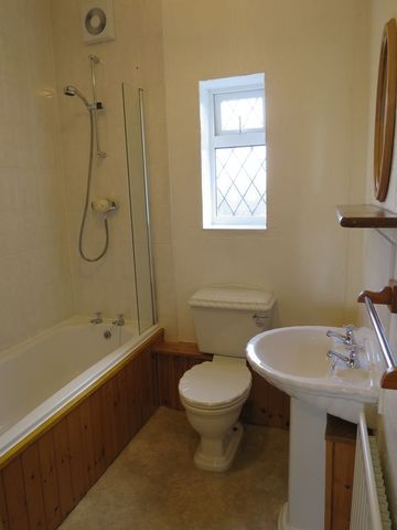  Image of 2 bedroom Terraced house to rent in Bradford Road East Ardsley Wakefield WF3 at Bradford Road East Ardsley Wakefield, WF3 2DJ
