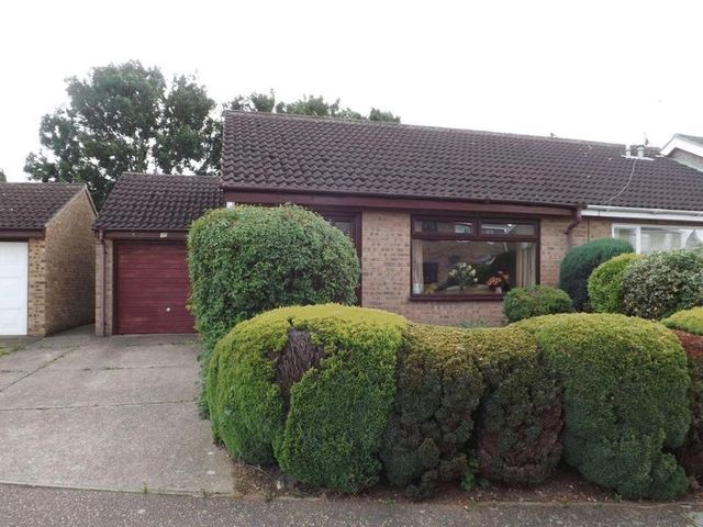  Image of 1 bedroom Bungalow for sale in Hunter Drive Bradwell Great Yarmouth NR31 at Hunter Drive Bradwell Great Yarmouth, NR31 9UA