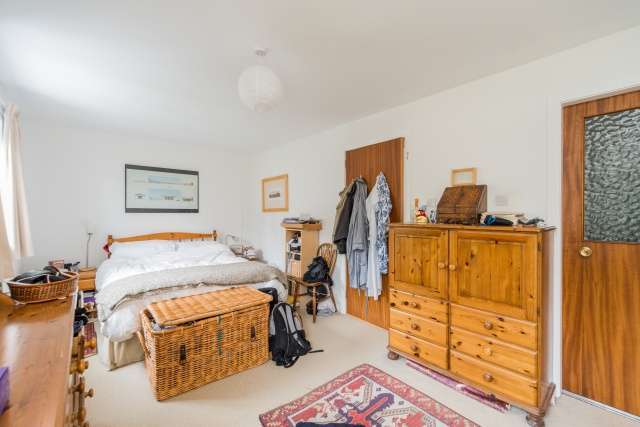  Image of 4 bedroom End of Terrace for sale in Braehead Avenue Edinburgh EH4 at Edinburgh, EH4 6QN
