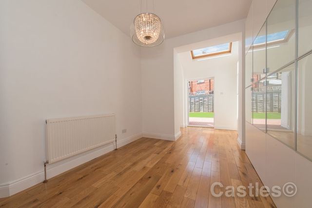  Image of 5 bedroom Terraced house for sale in Braemar Avenue London N22 at Braemar Avenue Wood Green London, N22 7BY