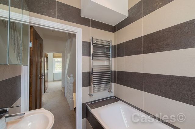  Image of 5 bedroom Terraced house for sale in Braemar Avenue London N22 at Braemar Avenue Wood Green London, N22 7BY