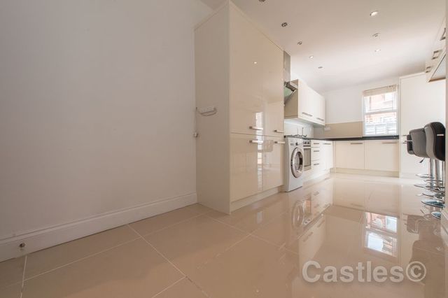  Image of 5 bedroom Terraced house for sale in Braemar Avenue London N22 at Braemar Avenue Wood Green London, N22 7BY