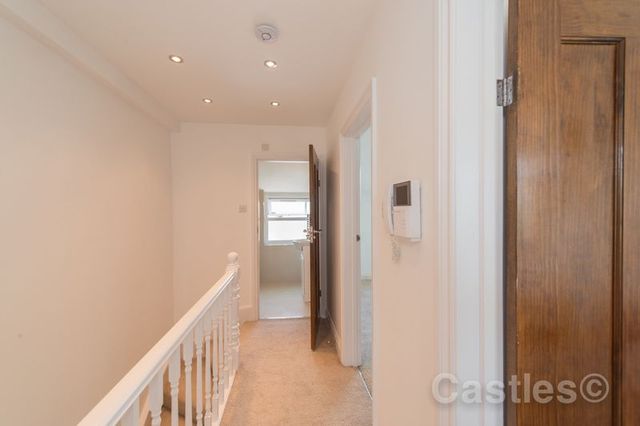  Image of 5 bedroom Terraced house for sale in Braemar Avenue London N22 at Braemar Avenue Wood Green London, N22 7BY