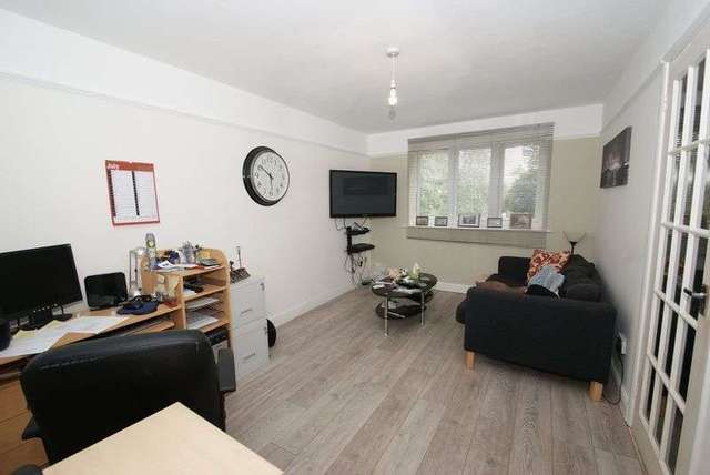  Image of 1 bedroom Flat for sale in Bridge Road Grays RM17 at Bridge Road  Grays, RM17 6RS