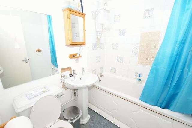  Image of 1 bedroom Flat for sale in Bridge Road Grays RM17 at Bridge Road  Grays, RM17 6RS