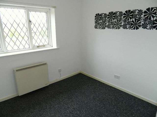 Image of 2 bedroom Flat to rent in Moorfield Chase Farnworth Bolton BL4 at Moorfield Chase Farnworth Bolton, BL4 9DU