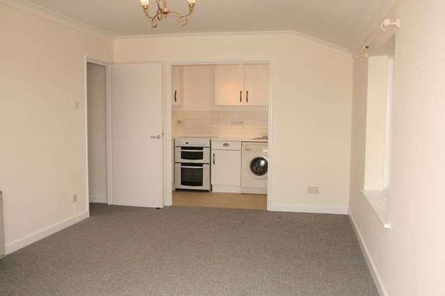  Image of 2 bedroom Flat for sale in Pageant Avenue London NW9 at 62 Pageant Avenue  Colindale, NW9 5LZ
