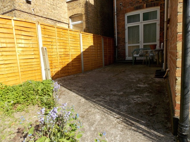  Image of 5 bedroom Detached house for sale in Brigstock Road Thornton Heath CR7 at Brigstock Road  Thornton Heath, CR7 7JB