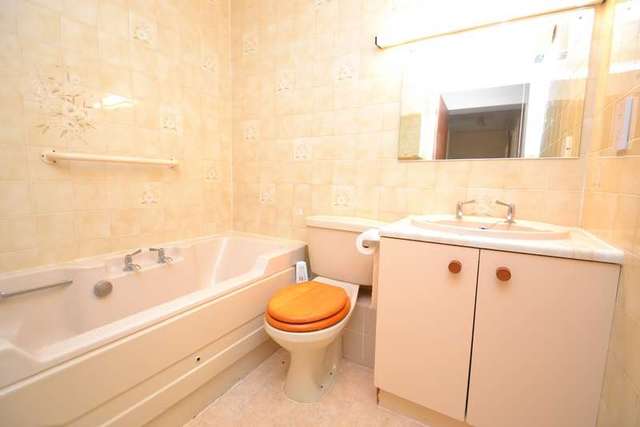  Image of 2 bedroom Flat for sale in Wentworth Drive Broadstone BH18 at Wentworth Drive  Broadstone, BH18 8EG