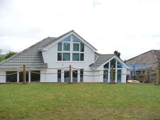  Image of 4 bedroom Detached house to rent in Broadstone Park Road Torquay TQ2 at Livermead Torquay Devon, TQ2 6TY