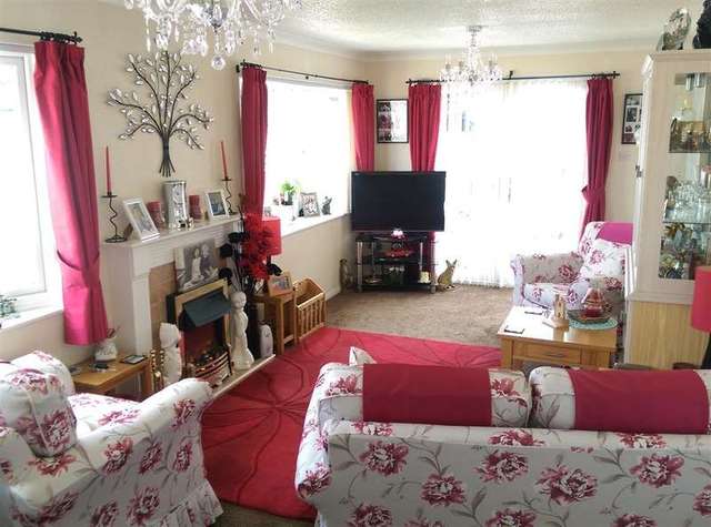  Image of 2 bedroom Detached house for sale in Broadway Park The Causeway Petersfield GU31 at The Causeway Petersfield Petersfield, GU31 4LZ