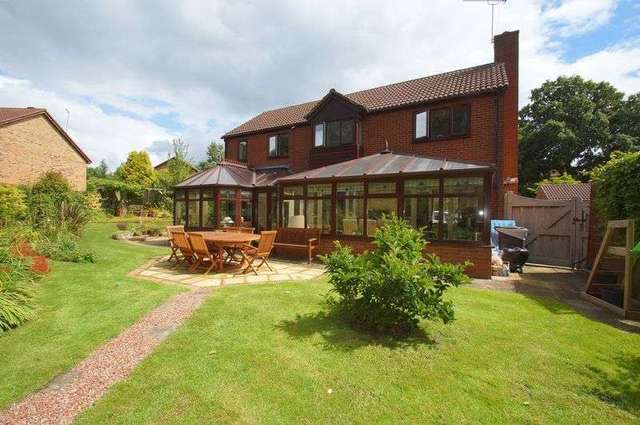  Image of 4 bedroom Detached house for sale in Brookfield Close Hunt End Redditch B97 at Brookfield Close Hunt End Redditch, B97 5LL