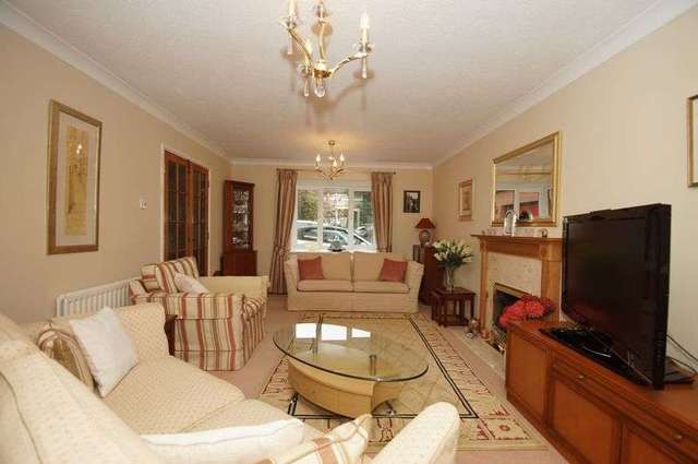  Image of 4 bedroom Detached house for sale in Brookfield Close Hunt End Redditch B97 at Brookfield Close Hunt End Redditch, B97 5LL