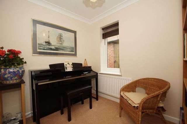 Image of 4 bedroom Detached house for sale in Brookfield Close Hunt End Redditch B97 at Brookfield Close Hunt End Redditch, B97 5LL