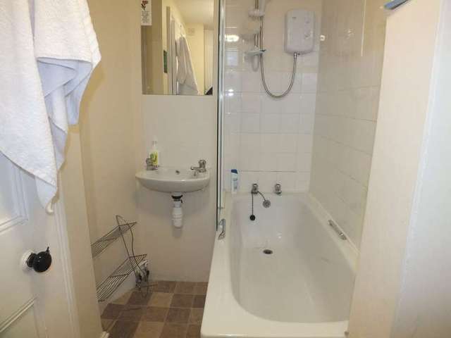  Image of 1 bedroom Detached house to rent in Brownlow Road Reading RG1 at Reading Berkshire Reading, RG1 6NP